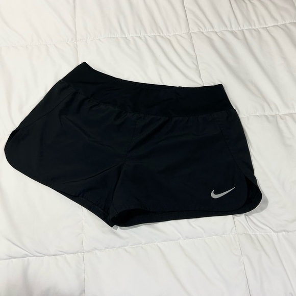 Nike Dri-Fit shorts - Picture 1 of 3